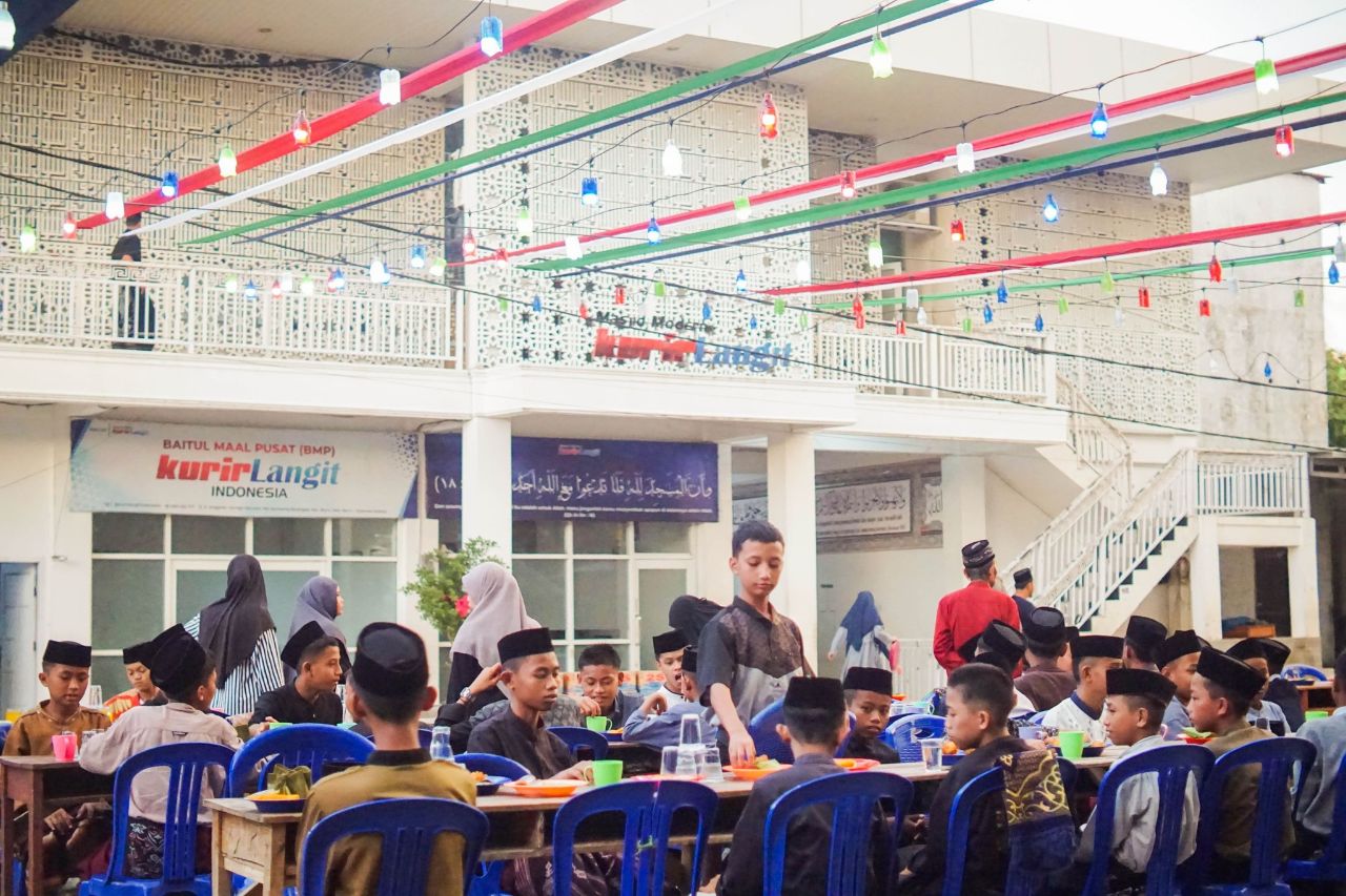 Kegiatan santri di pesantren